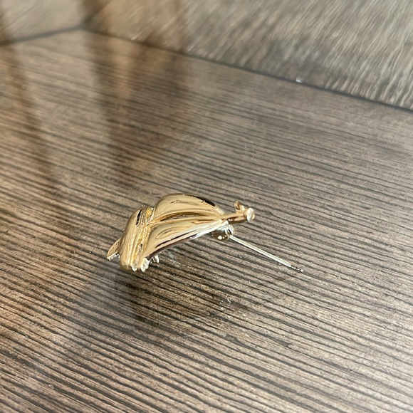 Vintage Gold-tone Sailboat Pin - Picture 13 of 16